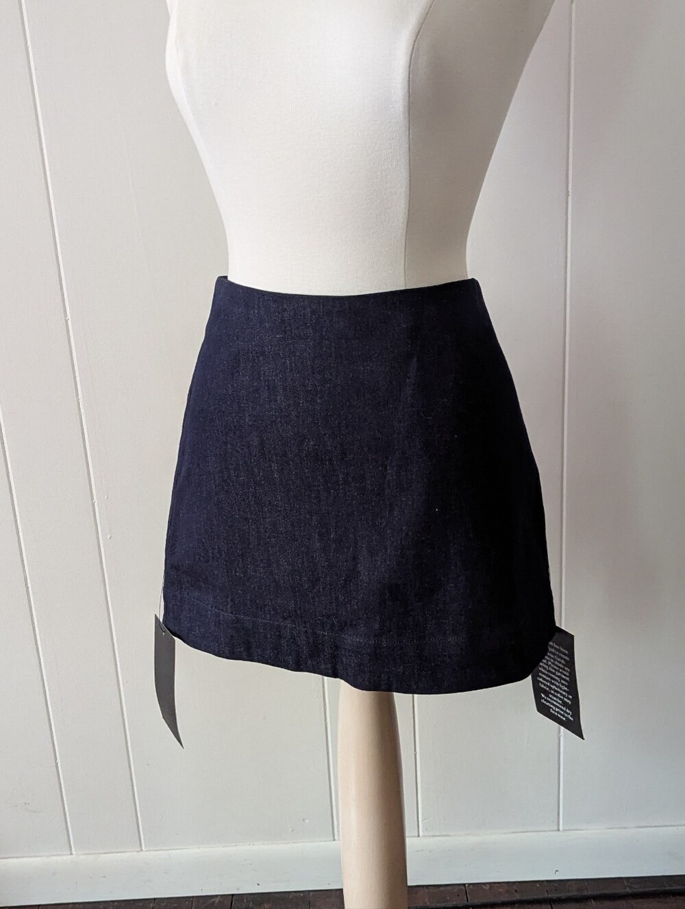 NWT Tuckernuck Navy Dark Wash Denim Taryn Mini Skirt Size M